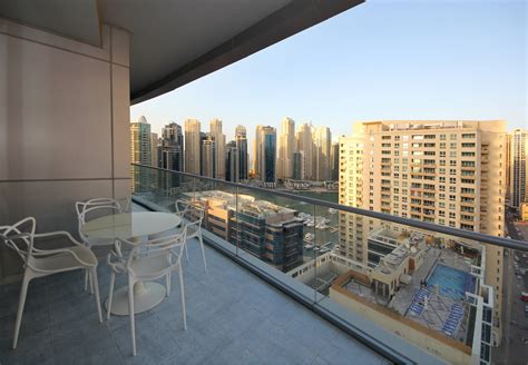 dubai long term rent apartment.